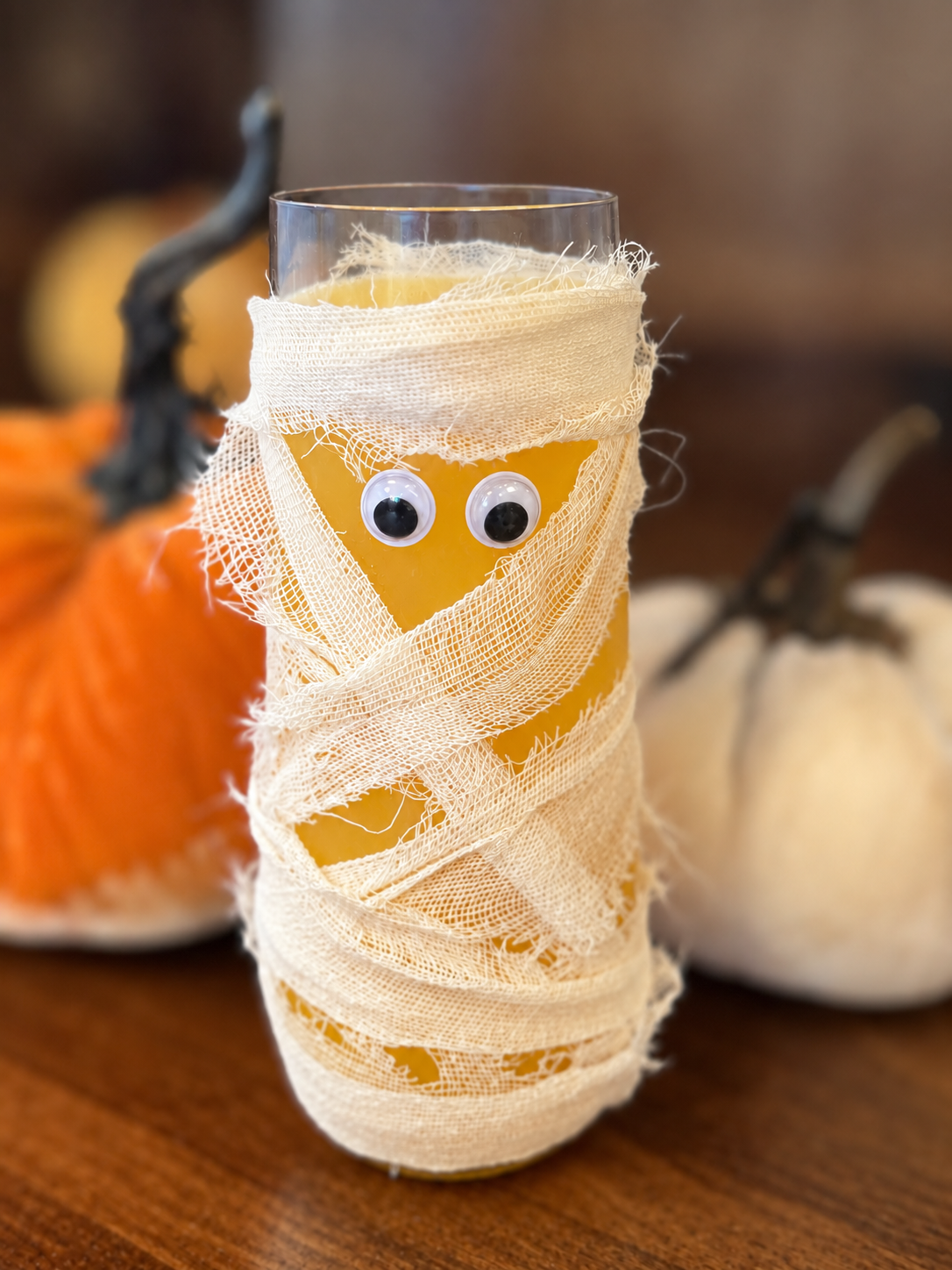 mummy mimosa - eyes